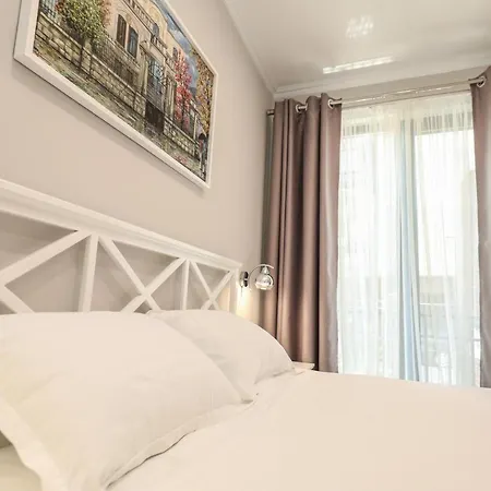 Peroni Отель Корча